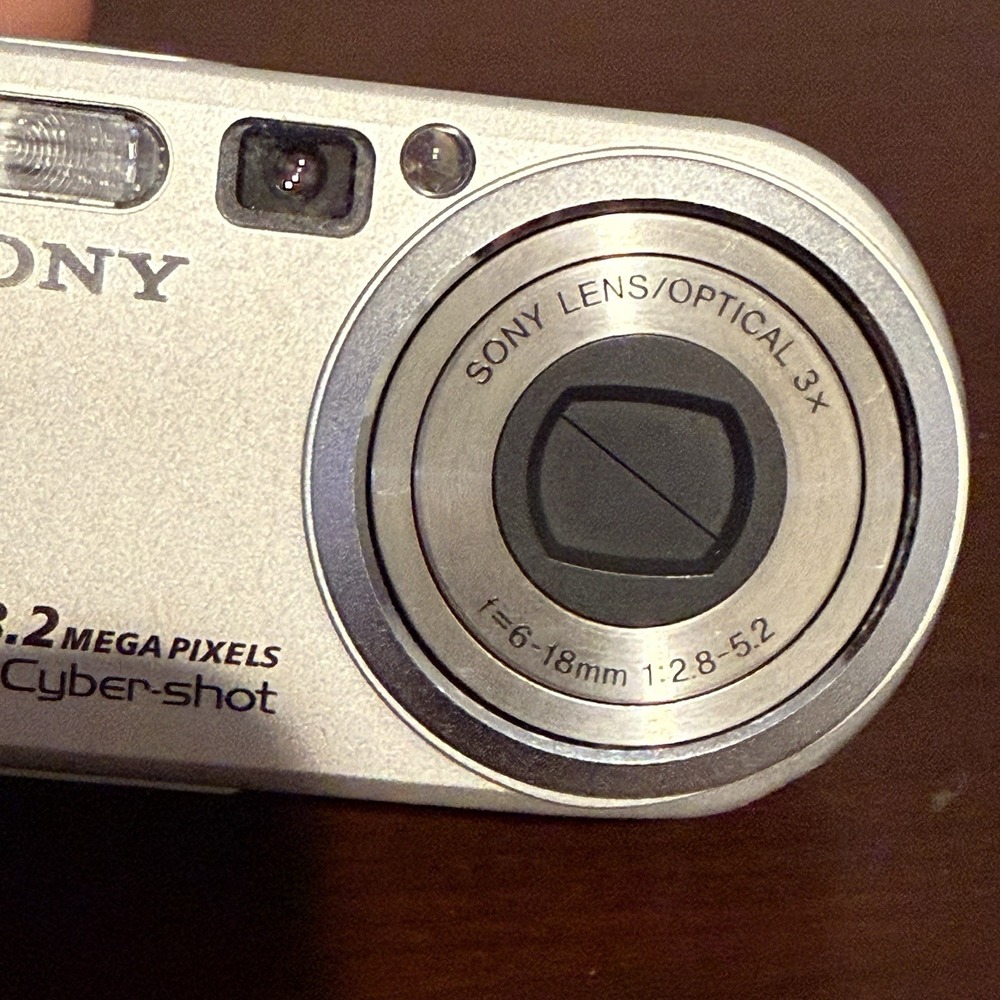 Sony Cyber-shot DSC-P8 3.2MP Digital Camera - Silver 3X OZ Not Working - Picture 3 of 16